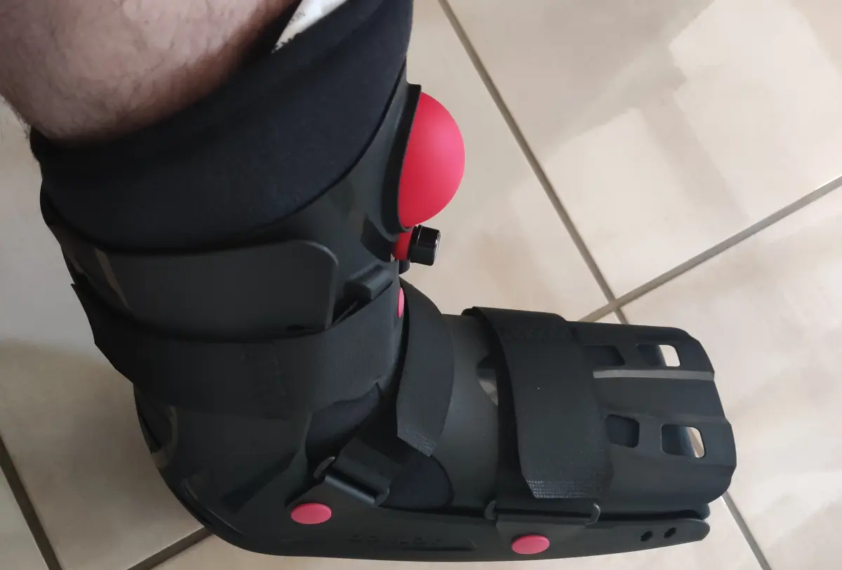 Botte de marche arrachement osseux